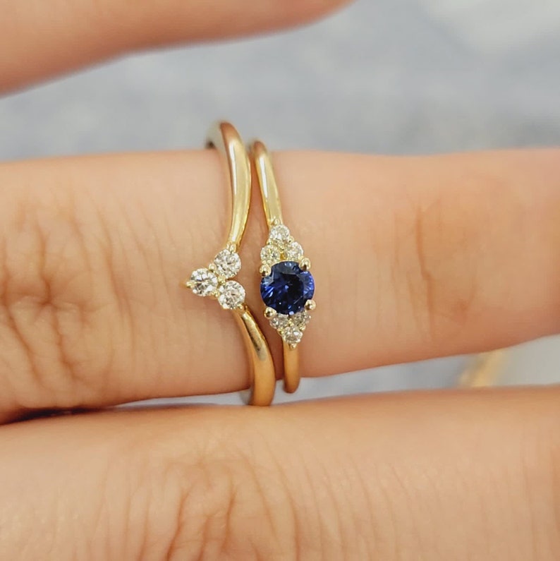 BLUE SAPPHIRE VINTAGE ENGAGEMENT RING, 14K SOLID YELLOW GOLD DIAMOND BAND, SOLITAIRE ROUND CUT WHITE JEWELRY, ENGAGEMENT CLUSTER ROSE RING