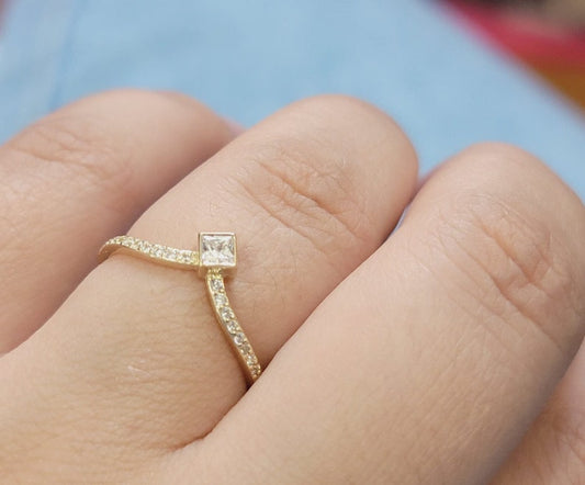 SOLID 14K GOLD NATURAL DIAMOND CHEVRON RING, STACKABLE ENGAGEMENT ETERNITY BAND, SOLITAIRE CURVED BRIDAL JEWELRY, SQUARE SHAPED WEDDING SET