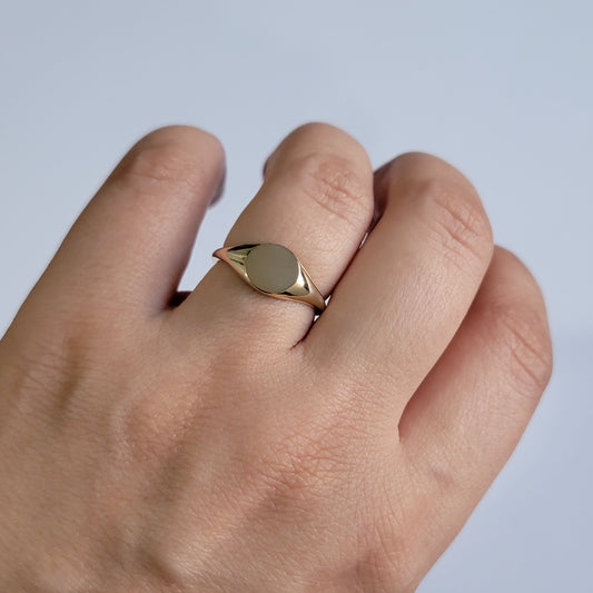 14k gold round signet ring