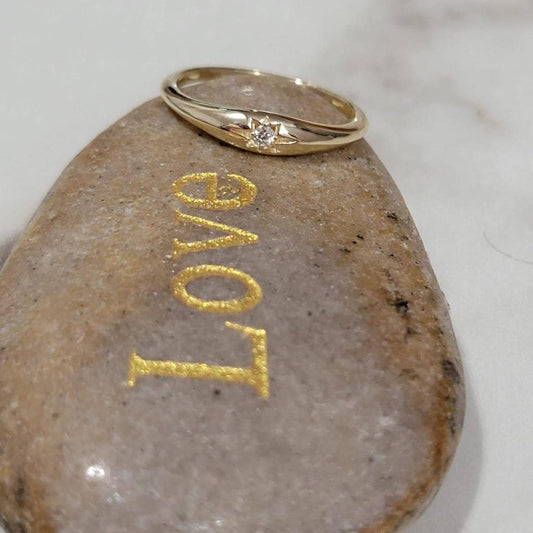 Diamond Star Signet Ring, Diamond compass Ring, 14K Gold Signet Ring, Statement Ring, Delicate Ring, Diamond iconic Star Ring, white, Rose