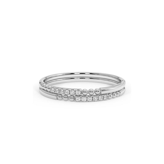 WOMEN’S RING FEATURES 12 ROUND CUT DIAMONDS