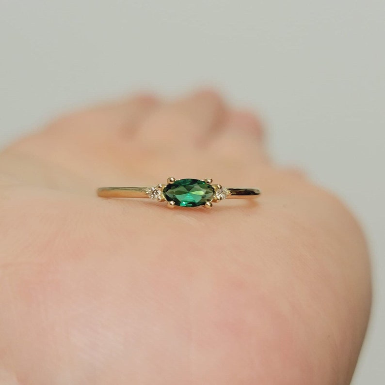 OVAL EMERALD RING / 14K SOLID GOLD VINTAGE RING /THREE STONE ENGAGEMENT RING / ANNIVERSARY GIFT / OVAL ART DECO / WEDDING RING