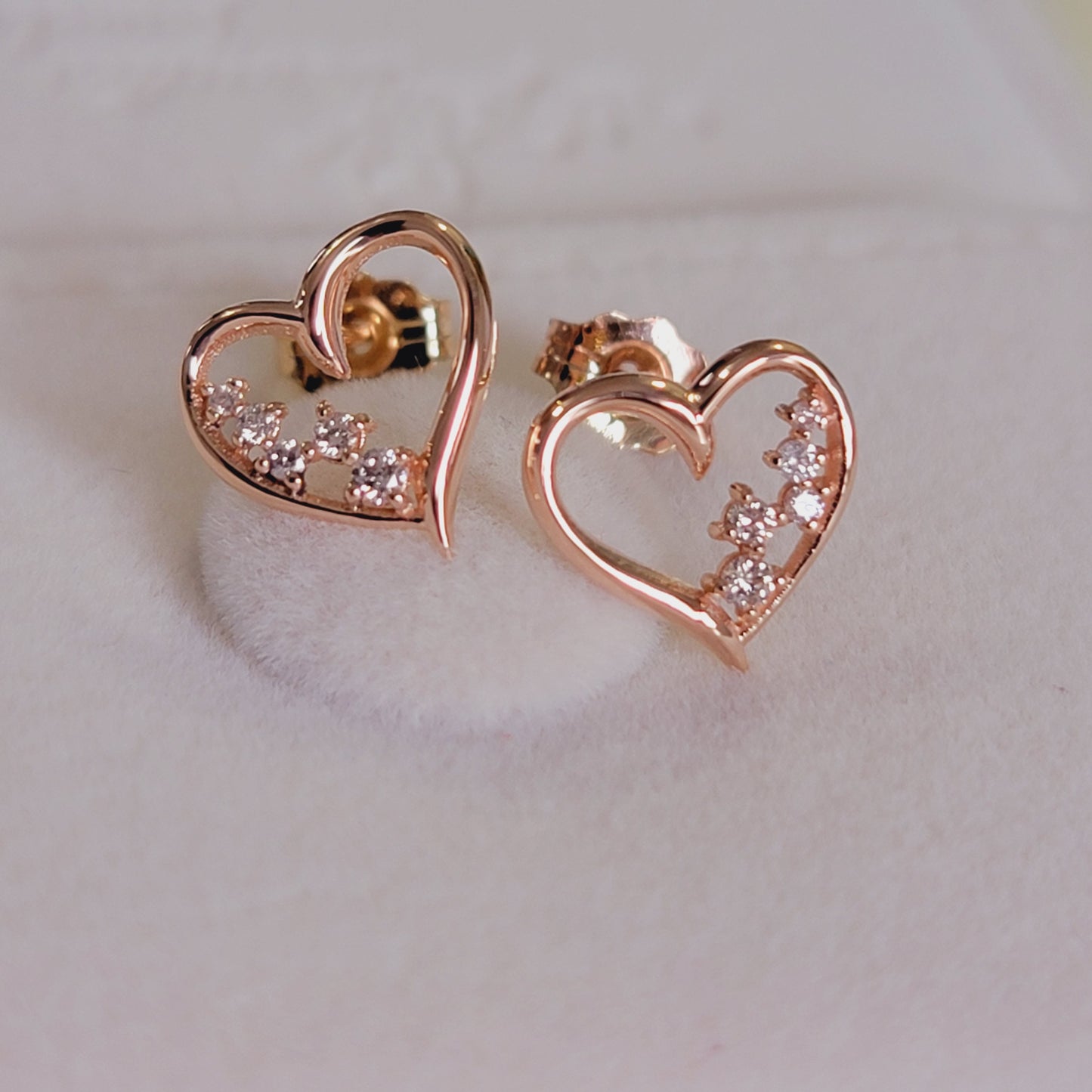 Diamond Earrings, Heart Earrings, Gold Studs, 14k Gold Earrings, Diamond Heart Stud Earrings, Heart Studs, Women Earrings, Diamond Studs