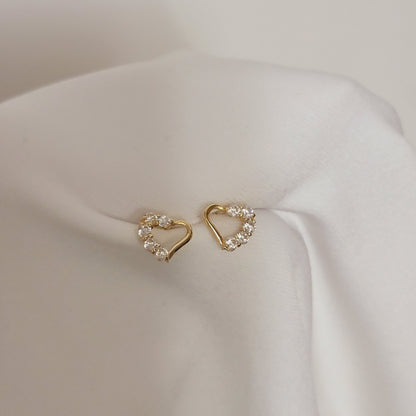 Diamond Earrings, 14k Solid Gold Earrings, Minimalist Earrings, Heart Studs, Stud Earrings, Tiny Stud Earrings, Heart Diamond Stud for Mom