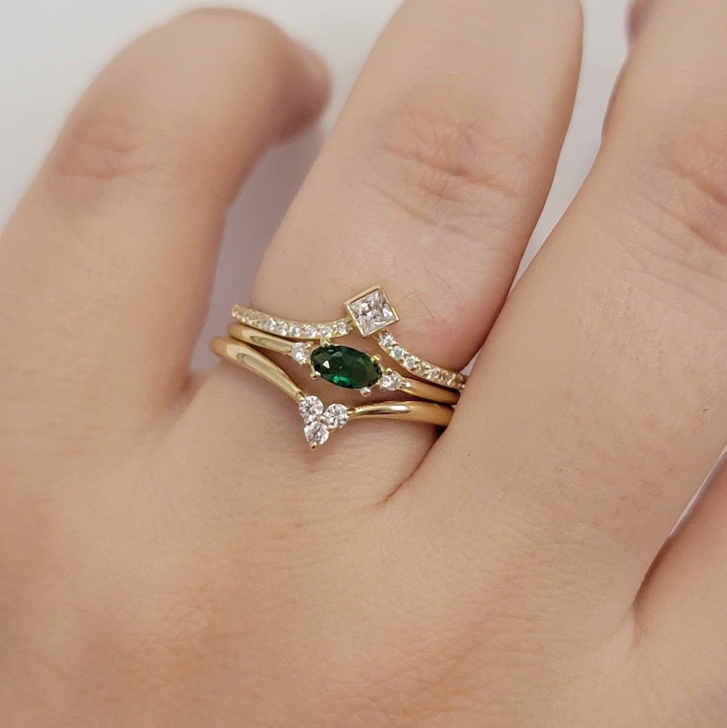 14k Gold  Oval Emerald With Diamond Ring