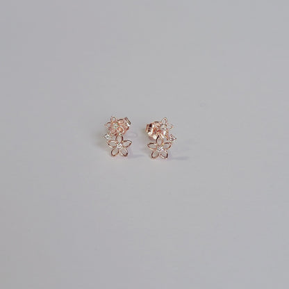 14k Gold Diamond Flower Earrings