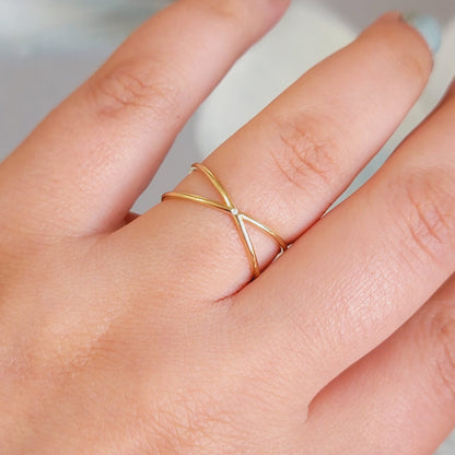 14k Gold Crossed Ring